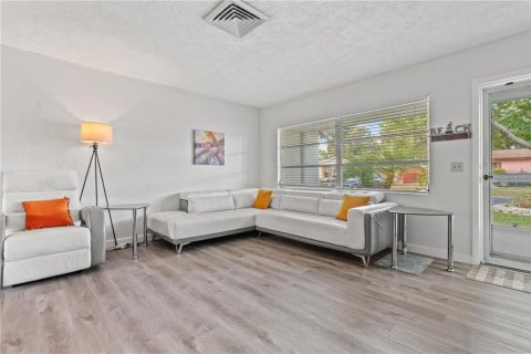 Villa ou maison à louer à Clearwater, Floride: 3 chambres, 123.19 m2 № 2414971 - photo 6