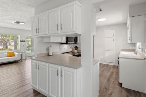Villa ou maison à louer à Clearwater, Floride: 3 chambres, 123.19 m2 № 2414971 - photo 16