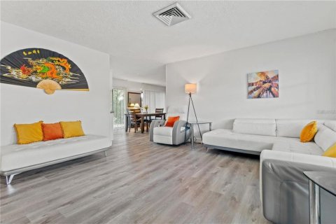 Villa ou maison à louer à Clearwater, Floride: 3 chambres, 123.19 m2 № 2414971 - photo 5