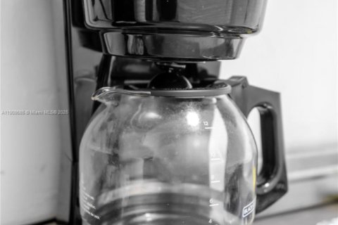 Immobilier commercial à louer à Miami, Floride: 5 chambres, 278.99 m2 № 1965346 - photo 8