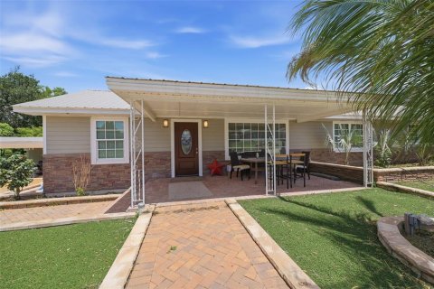 Commercial property in Zephyrhills, Florida 12 bedrooms, 469.71 sq.m. № 2306243 - photo 7