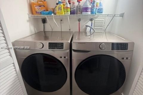 Townhouse in Miami, Florida 3 bedrooms, 122.54 sq.m. № 2043453 - photo 7