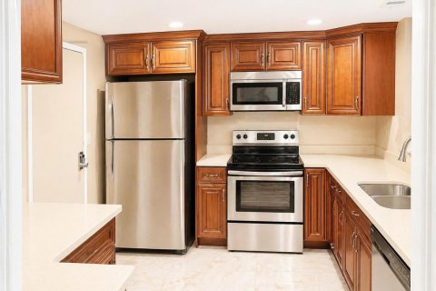 Condominio en Coral Springs, Florida, 2 dormitorios  № 2243901