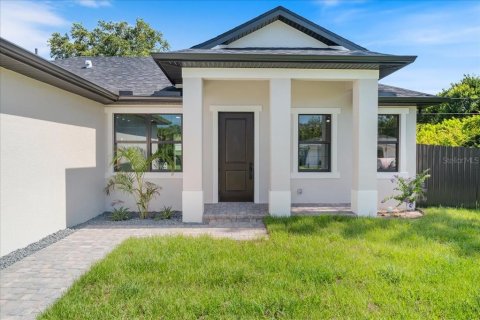 House in Port Charlotte, Florida 3 bedrooms, 121.14 sq.m. № 1670809 - photo 7