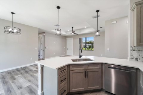 House in Port Charlotte, Florida 3 bedrooms, 121.14 sq.m. № 1670809 - photo 15