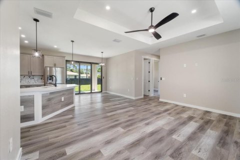 House in Port Charlotte, Florida 3 bedrooms, 121.14 sq.m. № 1670809 - photo 16