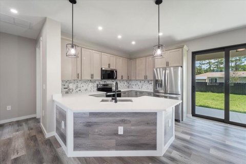 House in Port Charlotte, Florida 3 bedrooms, 121.14 sq.m. № 1670809 - photo 18