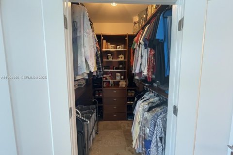 Condo in Miami, Florida, 2 bedrooms № 2027175 - photo 14