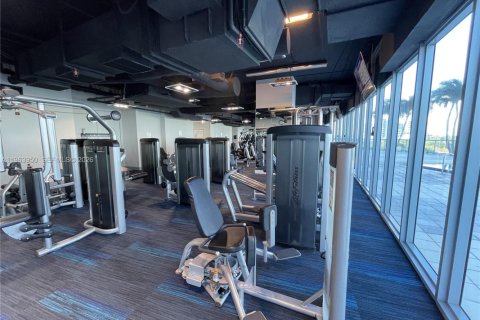 Condo in Miami, Florida, 2 bedrooms № 2027175 - photo 26