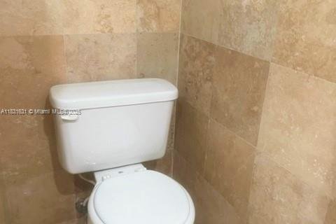 Condo in Miami, Florida, 1 bedroom  № 1809606 - photo 3