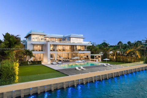 Villa ou maison à vendre à Bal Harbour, Floride: 9 chambres, 2037.07 m2 № 1969485 - photo 1