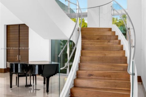 Villa ou maison à vendre à Bal Harbour, Floride: 9 chambres, 2037.07 m2 № 1969485 - photo 13