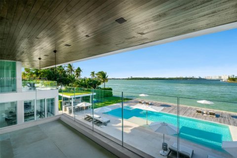 Villa ou maison à vendre à Bal Harbour, Floride: 9 chambres, 2037.07 m2 № 1969485 - photo 17