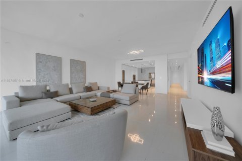 Copropriété à louer à Miami, Floride: 4 chambres, 328.5 m2 № 1938866 - photo 9