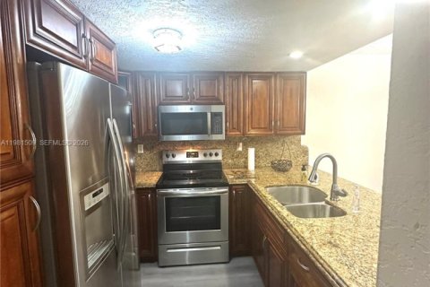 Купить кондоминиум в Майами, Флорида 2 спальни, 84.54м2, № 2043595 - фото 9