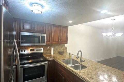 Купить кондоминиум в Майами, Флорида 2 спальни, 84.54м2, № 2043595 - фото 10