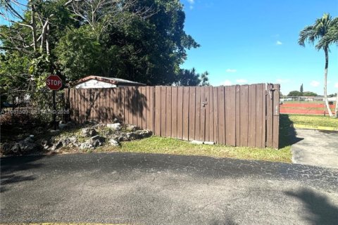 Купить кондоминиум в Майами, Флорида 2 спальни, 84.54м2, № 2043595 - фото 21