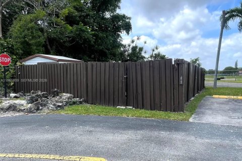 Купить кондоминиум в Майами, Флорида 2 спальни, 84.54м2, № 2043595 - фото 19