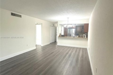 Купить кондоминиум в Майами, Флорида 2 спальни, 84.54м2, № 2043595 - фото 7