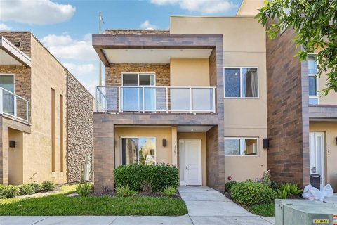 Townhouse in Kissimmee, Florida 4 bedrooms, 222.59 sq.m. № 2116369