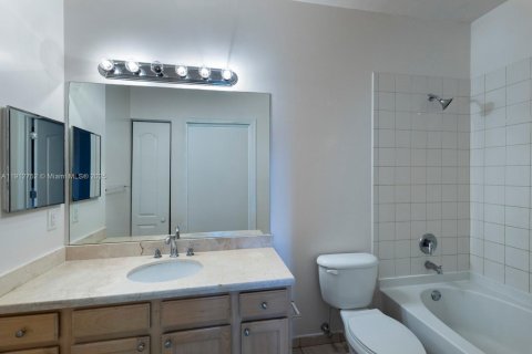 Copropriété à louer à South Miami, Floride: 2 chambres, 93.83 m2 № 1968426 - photo 21