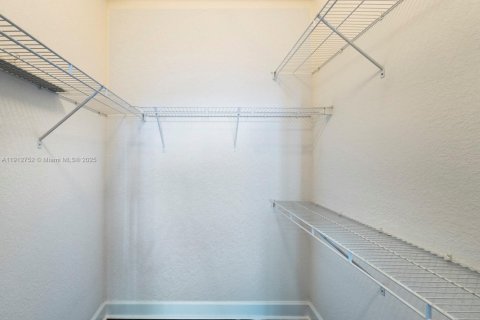 Copropriété à louer à South Miami, Floride: 2 chambres, 93.83 m2 № 1968426 - photo 17