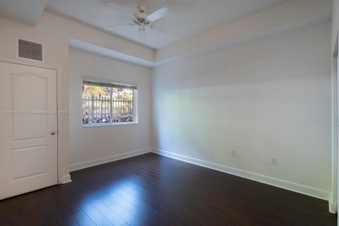 Copropriété à louer à South Miami, Floride: 2 chambres, 93.83 m2 № 1968426 - photo 16