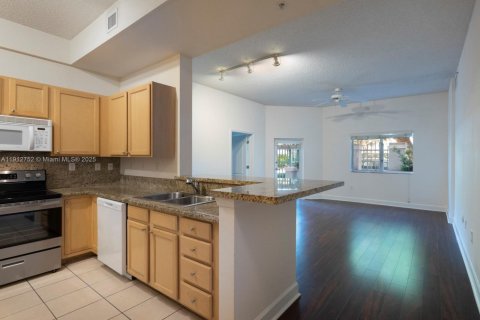 Copropriété à louer à South Miami, Floride: 2 chambres, 93.83 m2 № 1968426 - photo 7