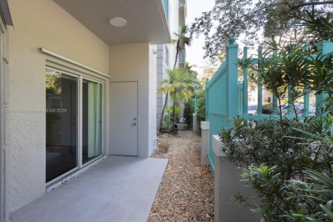 Copropriété à louer à South Miami, Floride: 2 chambres, 93.83 m2 № 1968426 - photo 5