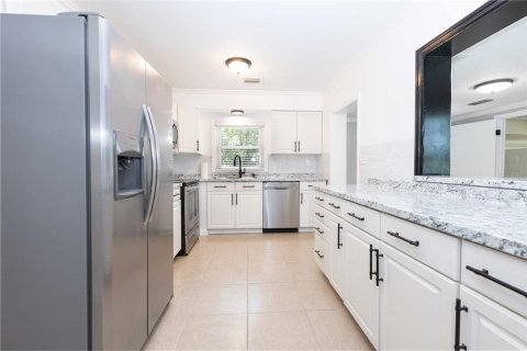 House in Summerfield, Florida 2 bedrooms, 192.21 sq.m. № 2209737 - photo 5