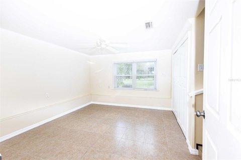 House in Summerfield, Florida 2 bedrooms, 192.21 sq.m. № 2209737 - photo 12