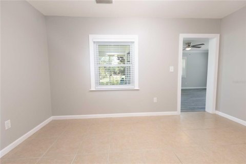 House in Summerfield, Florida 2 bedrooms, 192.21 sq.m. № 2209737 - photo 11