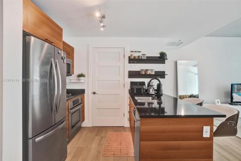 Condominio en venta en Miami, Florida, 1 dormitorio, 66.05 m2 № 2036601 - foto 3