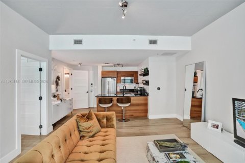 Condominio en venta en Miami, Florida, 1 dormitorio, 66.05 m2 № 2036601 - foto 10