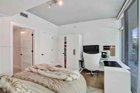 Condominio en venta en Miami, Florida, 1 dormitorio, 66.05 m2 № 2036601 - foto 20