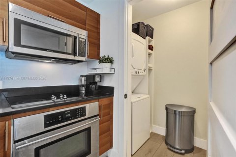 Condominio en venta en Miami, Florida, 1 dormitorio, 66.05 m2 № 2036601 - foto 6