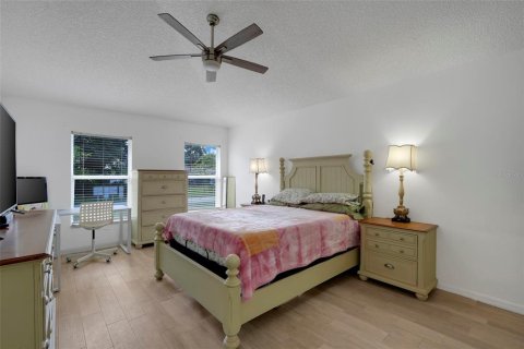 Villa ou maison à vendre à Deltona, Floride: 4 chambres, 193.98 m2 № 2388819 - photo 17