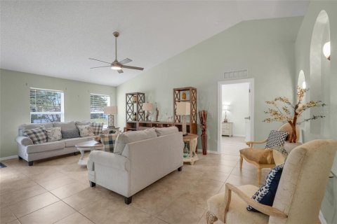 Villa ou maison à vendre à Deltona, Floride: 4 chambres, 193.98 m2 № 2388819 - photo 6