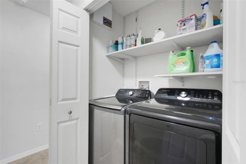 Villa ou maison à vendre à Deltona, Floride: 4 chambres, 193.98 m2 № 2388819 - photo 28