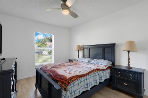 Villa ou maison à vendre à Deltona, Floride: 4 chambres, 193.98 m2 № 2388819 - photo 24