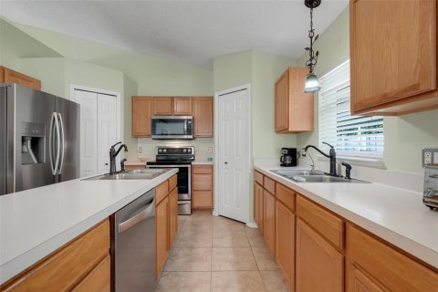 Villa ou maison à vendre à Deltona, Floride: 4 chambres, 193.98 m2 № 2388819 - photo 10