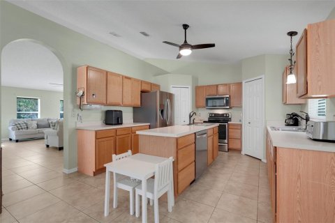 Villa ou maison à vendre à Deltona, Floride: 4 chambres, 193.98 m2 № 2388819 - photo 7