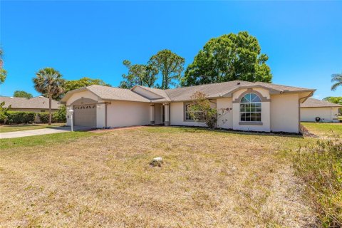 House in Port Orange, Florida 3 bedrooms, 175.49 sq.m. № 1648701 - photo 3