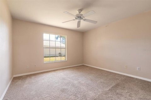 House in Port Orange, Florida 3 bedrooms, 175.49 sq.m. № 1648701 - photo 4