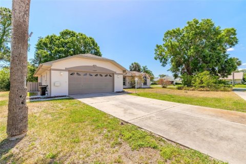 House in Port Orange, Florida 3 bedrooms, 175.49 sq.m. № 1648701 - photo 2
