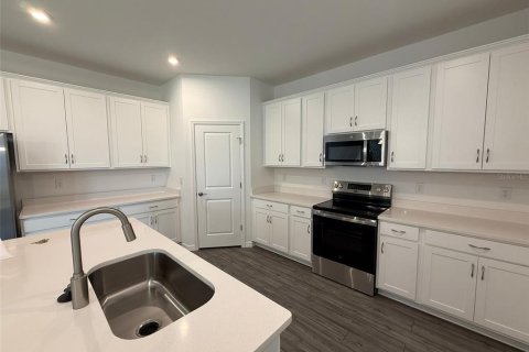 Villa ou maison à louer à Haines City, Floride: 5 chambres, 231.7 m2 № 2416371 - photo 2