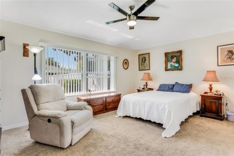 House in Port Orange, Florida 4 bedrooms, 208.75 sq.m. № 1603283 - photo 18