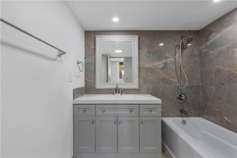 Copropriété à vendre à Lauderhill, Floride: 2 chambres, 102.19 m2 № 2193435 - photo 4
