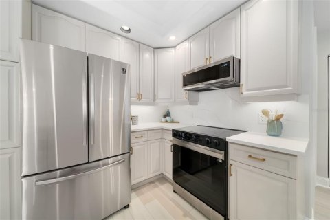 Villa ou maison à vendre à Sarasota, Floride: 3 chambres, 201.78 m2 № 2419227 - photo 10