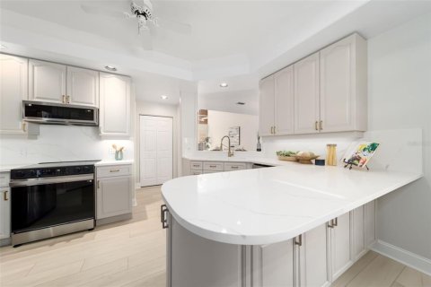 Villa ou maison à vendre à Sarasota, Floride: 3 chambres, 201.78 m2 № 2419227 - photo 9